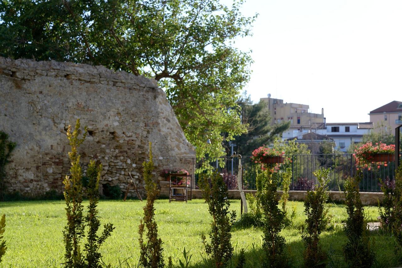 Bed and Breakfast Torre Della Loggia - Dimora Storica - Ortona Exteriér fotografie